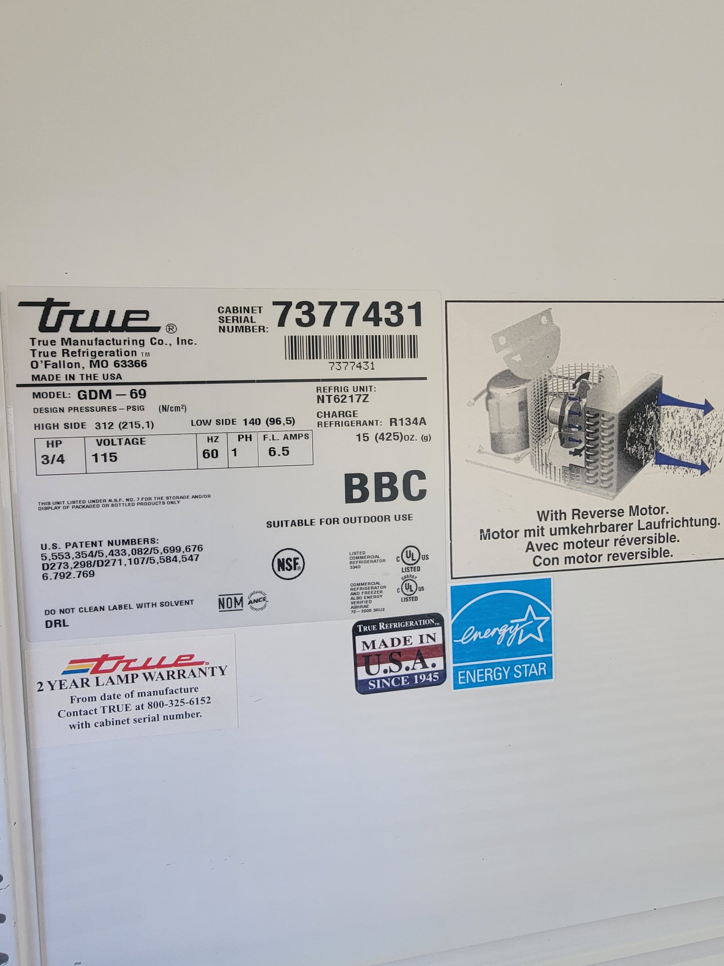 True 3 Door Glass Display Refrigerator Cooler GDM-69 Commercial Merchandiser