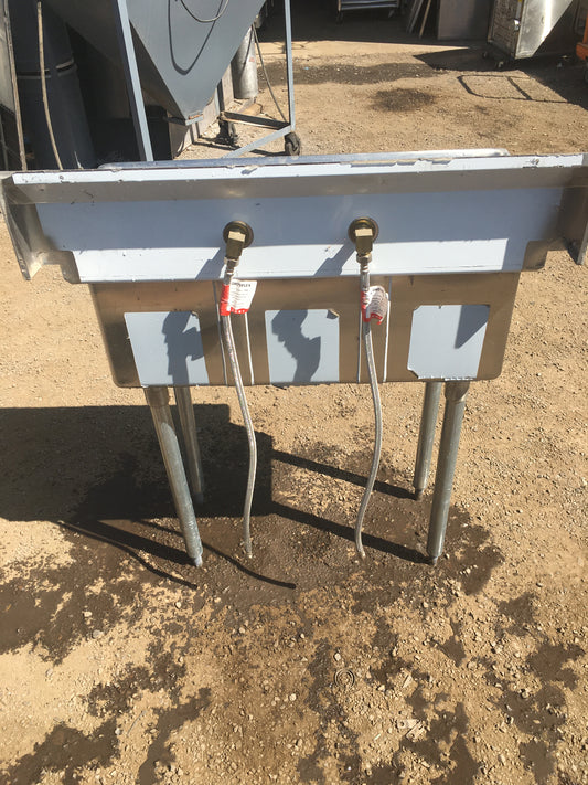 Advance tabco 35 inch wide 3 compartment sink