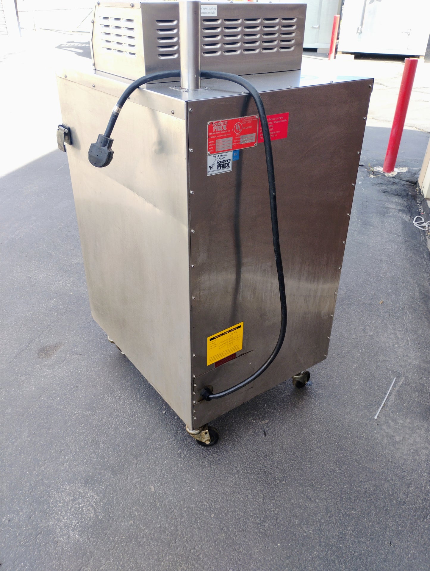 SMOKER - BARBECUE PITS.