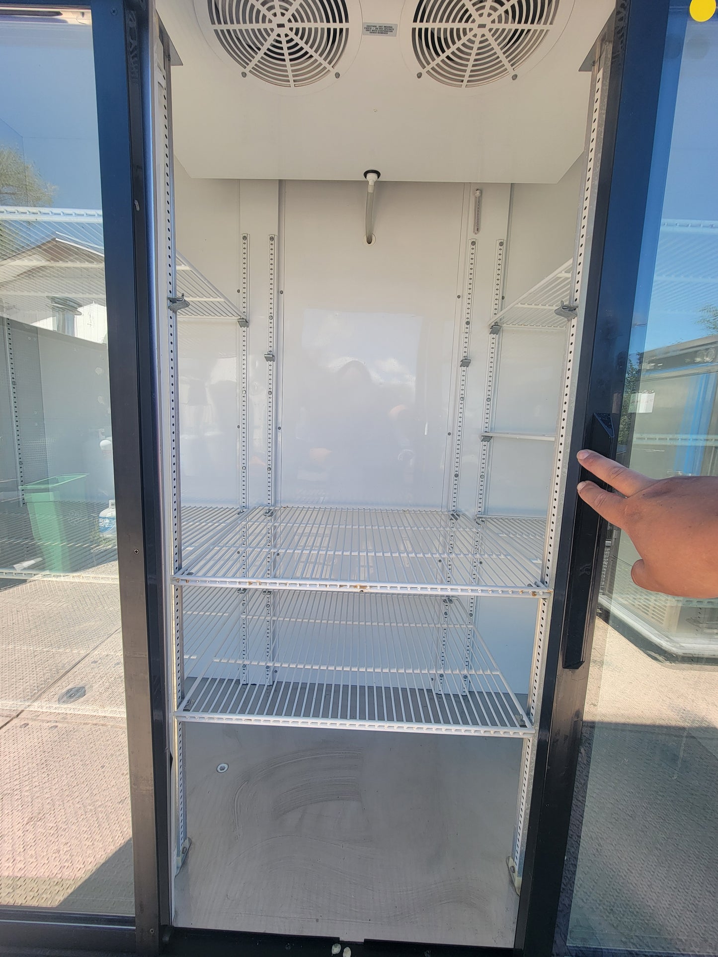 True 3 Door Glass Display Refrigerator Cooler GDM-69 Commercial Merchandiser