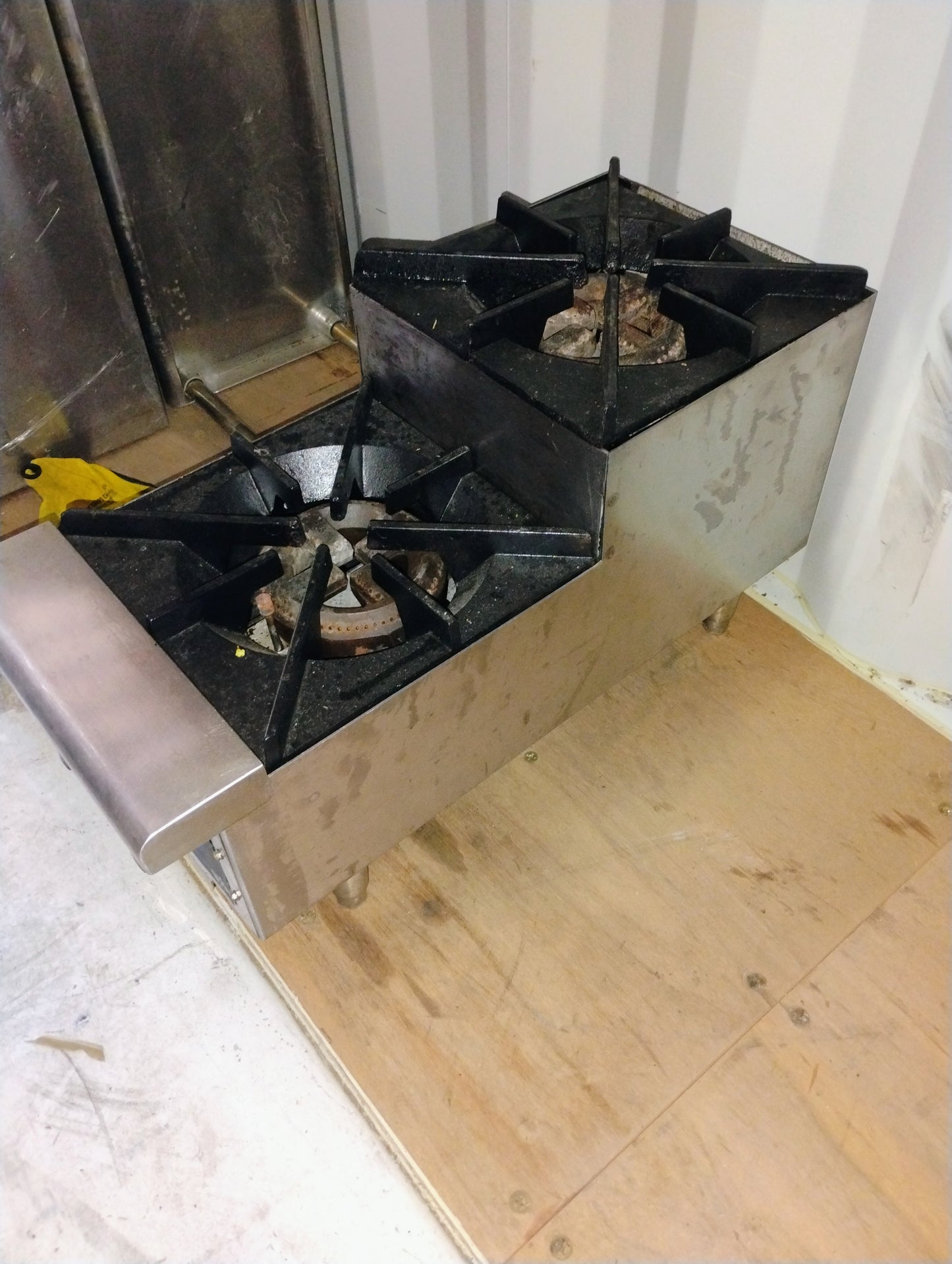 STAR MAX TWO BURNERS...NATURAL GAS..