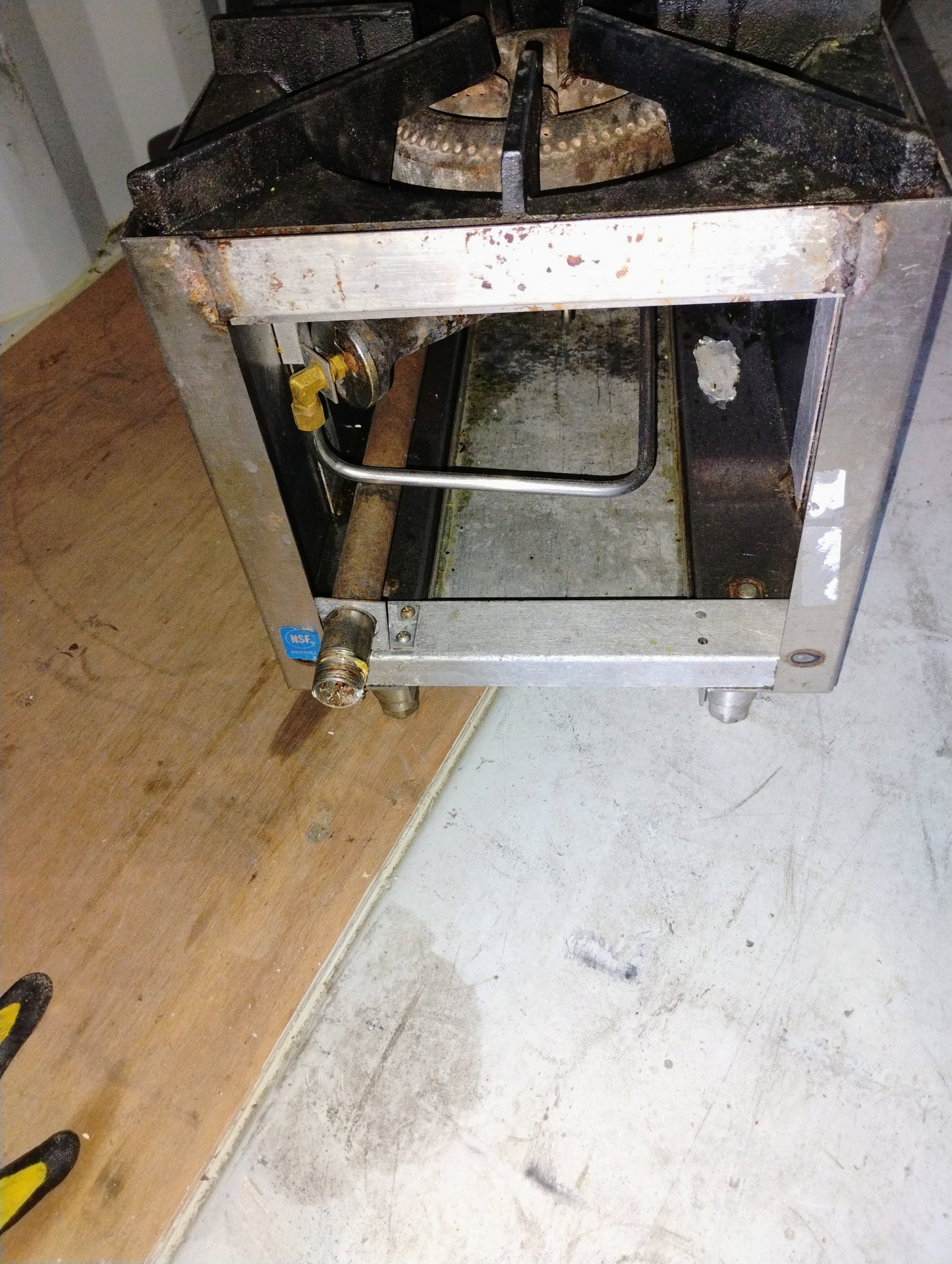 STAR MAX TWO BURNERS...NATURAL GAS..